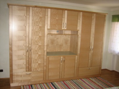 Schlafzimmerschrank in can. Ahorn